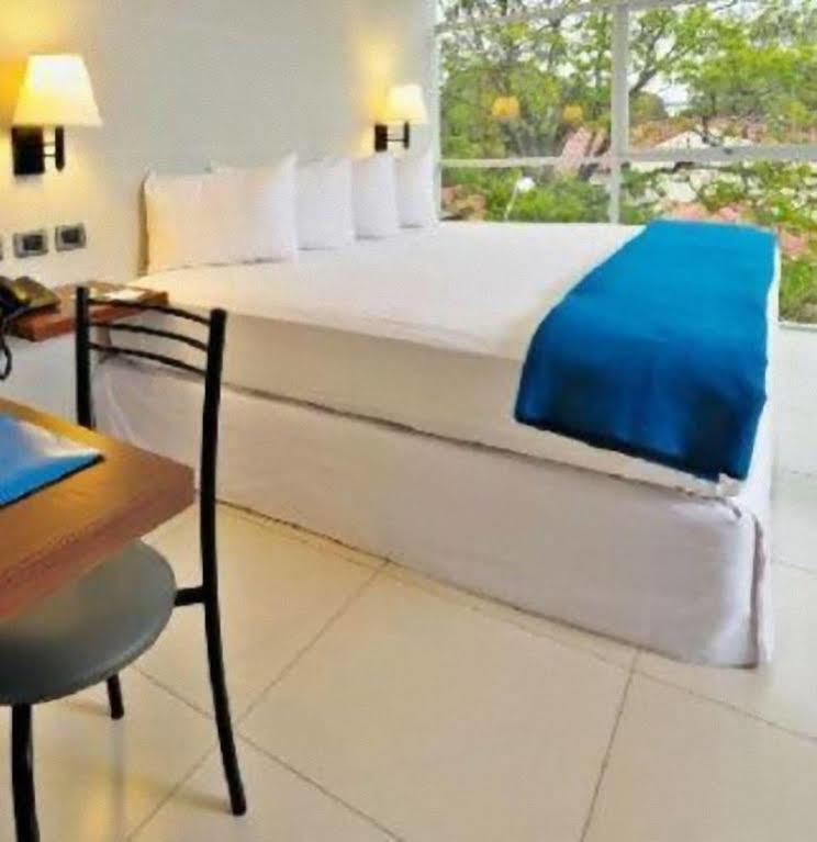 Hotel Lp Santa Cruz Centro Santa Cruz de La Sierra Zewnętrze zdjęcie